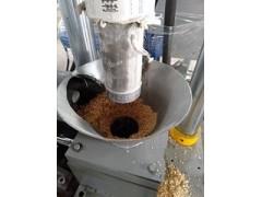 供應(yīng)木屑鋸末壓塊機(jī)鑫源牌系統(tǒng)穩(wěn)定價(jià)格合理結(jié)構(gòu)堅(jiān)固l