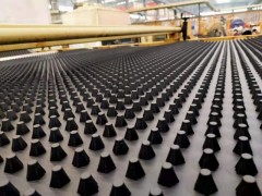 內(nèi)蒙屋頂塑料排水板型號-樓頂蓄排水板