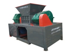 面對(duì)垃圾堆積如山，天瑞垃圾撕碎機(jī)來(lái)挑戰(zhàn)