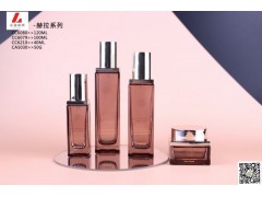 玻璃包裝瓶噴漆工廠 化妝品套裝瓶印字廠家